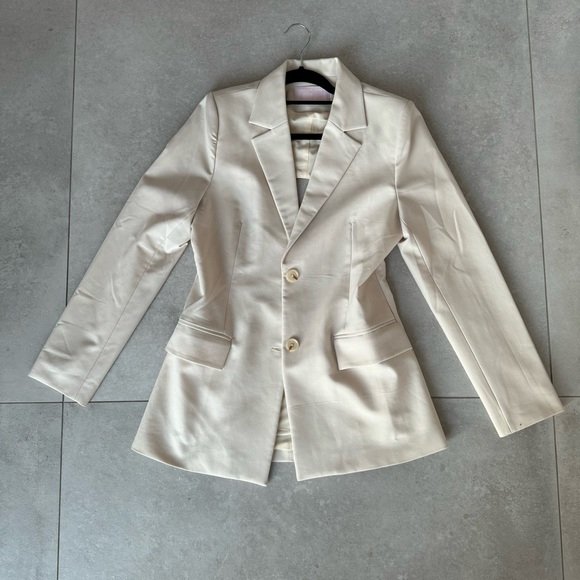 EMMA ROSE X BEGINNING BOUTIQUE BLAZER WITH CUTOUT ON BACK - Picture 3 of 8